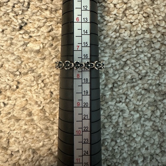 Jewelry - Sterling Silver Floral Ring